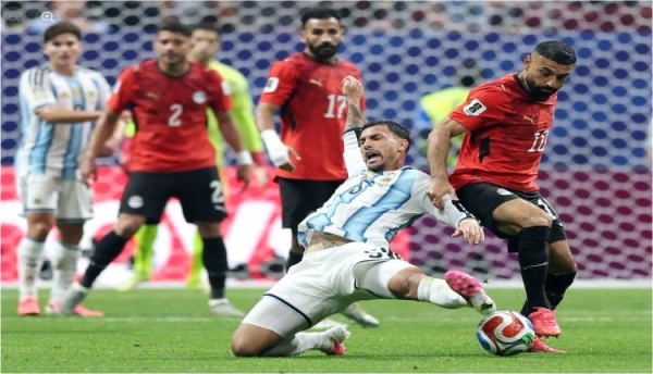 صحيفة أمريكية تدعو لإلغاء تقنية الفار بعد مباراة مصر صحيفة أمريكية تدعو لإلغاء تقنية الفار بعد مباراة مصر