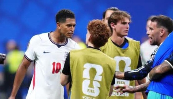 بيلنغهام يواجه عقوبة تأديبية بسبب الإعتداء على لاعب الأرجنتين بيلنغهام يواجه عقوبة تأديبية بسبب الإعتداء على لاعب الأرجنتين