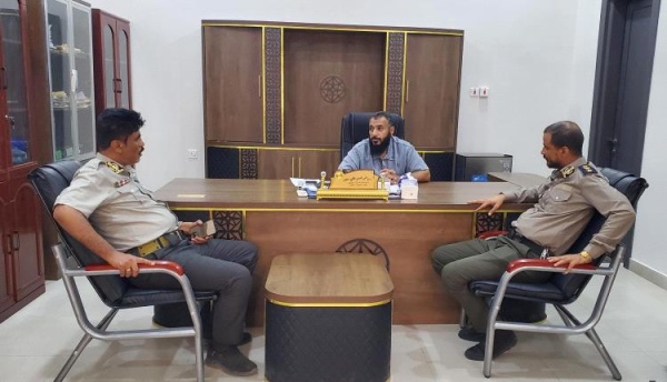 مدير عام مديرية التواهي يلتقي مدير الأحوال المدنية ويؤكد أهمية افتتاح مكتب الأحوال المدنية بالمديرية مدير عام مديرية التواهي يلتقي مدير الأحوال المدنية ويؤكد أهمية افتتاح مكتب الأحوال المدنية بالمديرية
