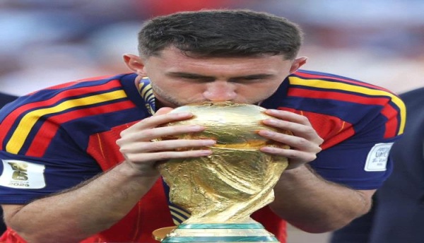بعد تألقة بكأس العالم برشلونة يخطط للتعاقد مع مدافع منتخب إسبانيا بعد تألقة بكأس العالم برشلونة يخطط للتعاقد مع مدافع منتخب إسبانيا