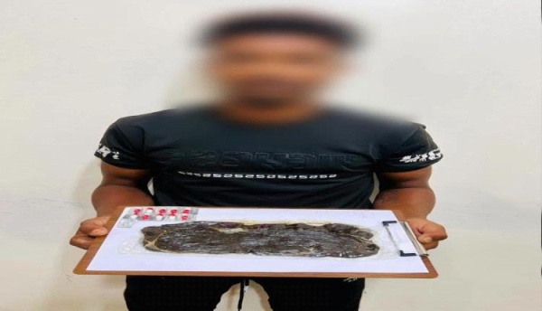 الأمن يطيح بمروج مخدرات في قاهرة عدن الأمن يطيح بمروج مخدرات في قاهرة عدن