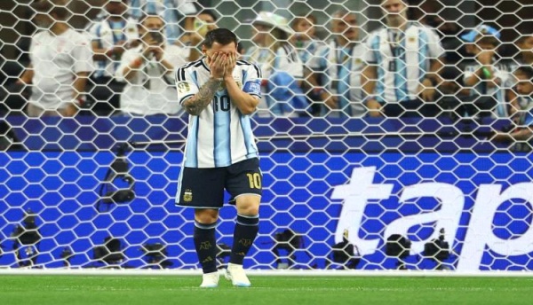ميسي يحطم رقما قياسيا جديدا لكن من نوع مختلف ميسي يحطم رقما قياسيا جديدا لكن من نوع مختلف