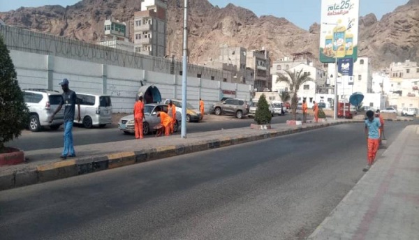تواصل حملات النظافة المكثفة في التواهي لاستعادة الوجه الجمالي والحضاري للمديرية تواصل حملات النظافة المكثفة في التواهي لاستعادة الوجه الجمالي والحضاري للمديرية