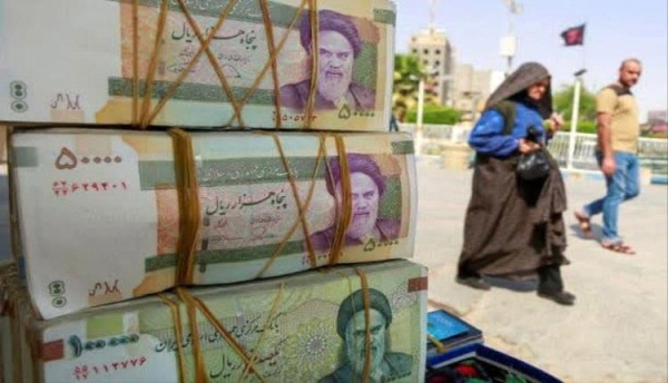 الدولار والذهب يسجلان مستويات قياسية جديدة في إيران