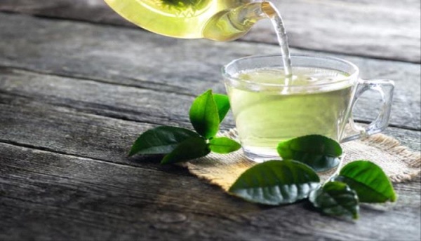 على رأسها الشاي الأخضر 6 مشروبات صباحية تعزز التركيز على رأسها الشاي الأخضر 6 مشروبات صباحية تعزز التركيز