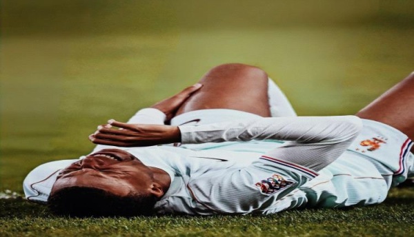 ضربة موجعة لريال مدريد مدة غياب مبابي المتوقعة بعد إصابته أمام تركيا ضربة موجعة لريال مدريد مدة غياب مبابي المتوقعة بعد إصابته أمام تركيا