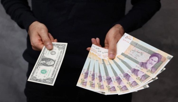 الدولار يسجل أكثر من 2 5 مليون ريال الريال الإيراني يهبط إلى مستوى قياسي الدولار يسجل أكثر من 2 5 مليون ريال الريال الإيراني يهبط إلى مستوى قياسي