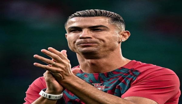 رونالدو يغادر تدريب البرتغال مستقلا شاحنة صغيرة رونالدو يغادر تدريب البرتغال مستقلا شاحنة صغيرة