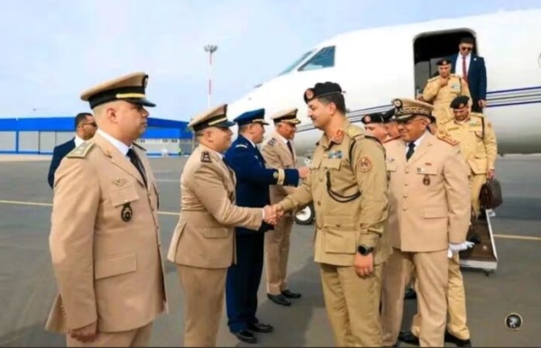 الجنرال الليبي حفتر يصل إلى المغرب في زيارة رسمية وي ستقبل من طرف مسؤولين كبار في القوات المسلحة