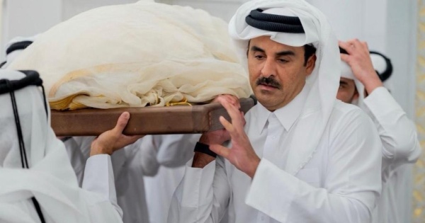 قطر تشيع الأمير الوالد الشيخ حمد بن خليفة آل ثاني في جنازة مهيبة بالدوحة قطر تشيع الأمير الوالد الشيخ حمد بن خليفة آل ثاني في جنازة مهيبة بالدوحة