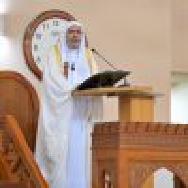 الأمين العام لرابطة العالم الإسلامي يلقي خ طبة الجمعة ويؤم المصل ين بالجامع الوطني الكبير في العاصمة النيجيرية الأمين العام لرابطة العالم الإسلامي يلقي خ طبة الجمعة ويؤم المصل ين بالجامع الوطني الكبير في العاصمة النيجيرية