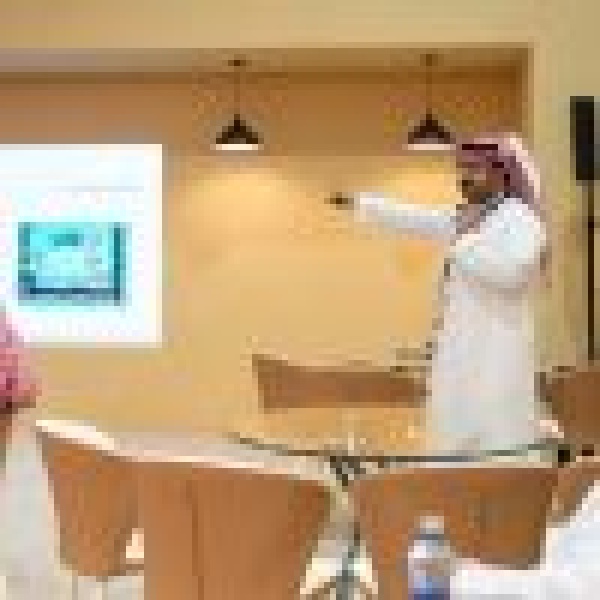 في معرض الصقور والصيد السعودي الدولي مختص يكشف مفاتيح الاستعداد الآمن للرحلات البرية