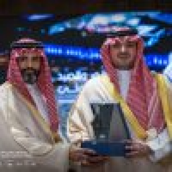 وزير الداخلية يكرم مجموعة stc الممكن الرقمي لمعرض الصقور والصيد السعودي الدولي 2026 وزير الداخلية يكرم مجموعة stc الممكن الرقمي لمعرض الصقور والصيد السعودي الدولي 2026