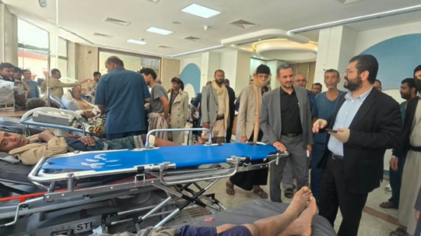 وزير الصحة ونائبه يزوران جرحى غارات العدو السعودي على العاصمة صنعاء وزير الصحة ونائبه يزوران جرحى غارات العدو السعودي على العاصمة صنعاء