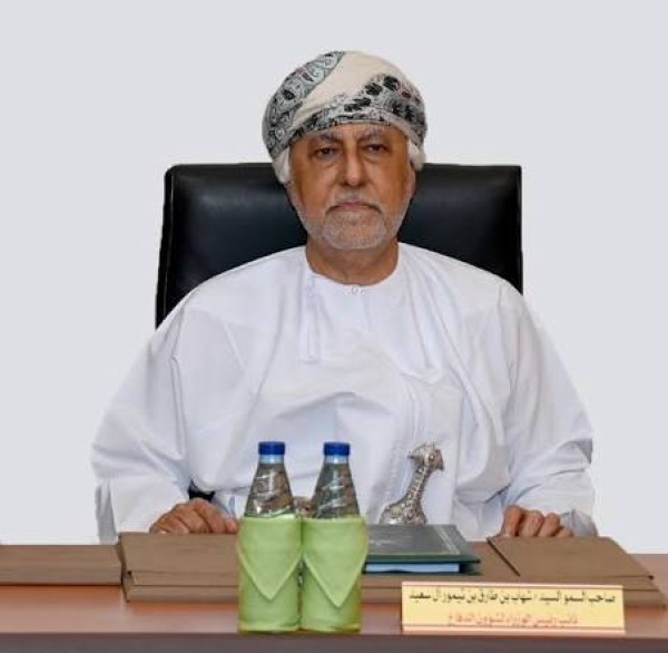 سمو السيد شهاب يبحث تعزيز التعاون العسكري بين سلطنة ع مان وبريطانيا سمو السيد شهاب يبحث تعزيز التعاون العسكري بين سلطنة ع مان وبريطانيا