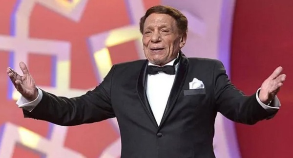 عادل إمام يعود إلى الواجهة فيلم وثائقي عن حياة الزعيم عادل إمام يعود إلى الواجهة فيلم وثائقي عن حياة الزعيم