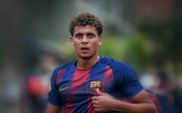 المصري والإسرائيلي في برشلونة كيف فرض حمزة عبدالكريم اسمه أمام أوريان جورين