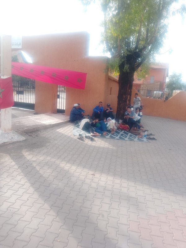كسابو الماشية بتاكلفت يحتجون و يراسلون عامل أزيلال بسبب إقصائهم من دعم الأعلاف كسابو الماشية بتاكلفت يحتجون و يراسلون عامل أزيلال بسبب إقصائهم من دعم الأعلاف