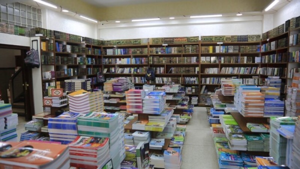 تساؤلات تثير الأسر الكتب المدرسية بين تفاوت الأسعار وطبيعة المحتوى فيديو تساؤلات تثير الأسر الكتب المدرسية بين تفاوت الأسعار وطبيعة المحتوى فيديو