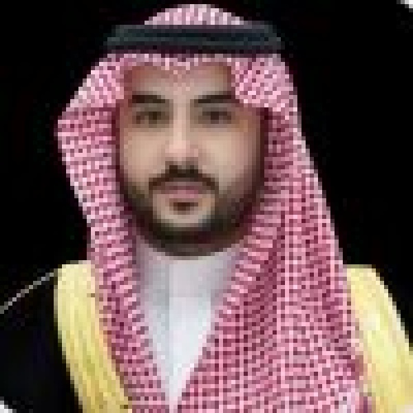 وزير الدفاع يجري اتصال ا هاتفي ا بوزير الدفاع الماليزي