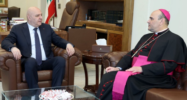 الوضع في الجنوب ونتائج زيارة واشنطن في لقاء الرئيس عون والسفير البابوي