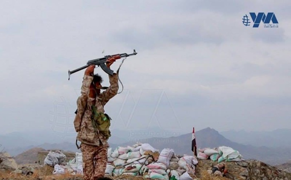 الجيش اليمني في تعز يعلن شن هجوما على الحوثيين في 5 محاور قتالية الجيش اليمني في تعز يعلن شن هجوما على الحوثيين في 5 محاور قتالية