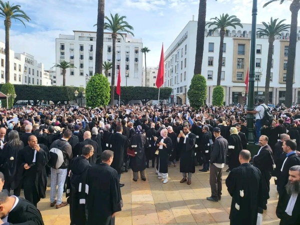 جمعية هيئات المحامين بالمغرب ت صع د استمرار الإضراب الشامل وتعليق المساعدة القضائية إلى أجل غير مسمى جمعية هيئات المحامين بالمغرب ت صع د استمرار الإضراب الشامل وتعليق المساعدة القضائية إلى أجل غير مسمى