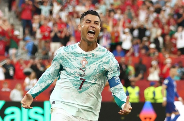 إسبانيا تواجه البرتغال في المونديال ببصمة لا ت محى إنهم يحب ون رونالدو إسبانيا تواجه البرتغال في المونديال ببصمة لا ت محى إنهم يحب ون رونالدو