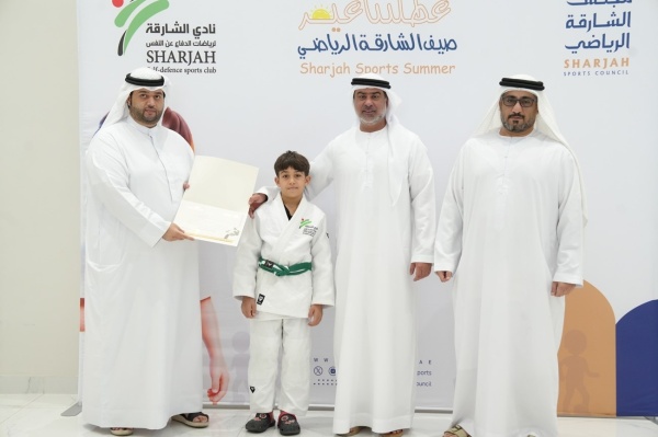 الشارقة للدفاع عن النفس يكرم نخبة من الرياضيين الشارقة للدفاع عن النفس يكرم نخبة من الرياضيين