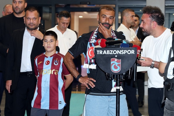 صلاح يشيد باستقبال جماهير طرابزون صلاح يشيد باستقبال جماهير طرابزون