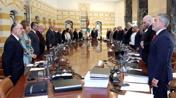الرئيس اللبناني يعل ق على المفاوضات مع إسرائيل في إيطاليا