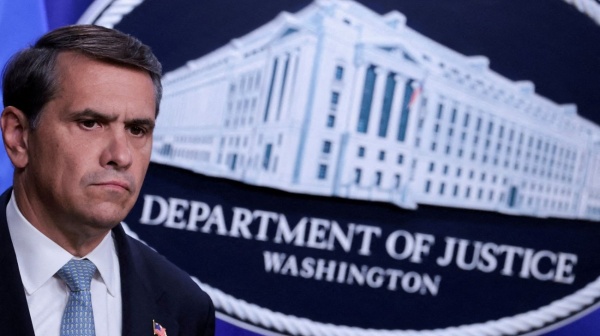 مجلس الشيوخ الأميركي يقر تعيين تود بلانش وزيرا للعدل مجلس الشيوخ الأميركي يقر تعيين تود بلانش وزيرا للعدل