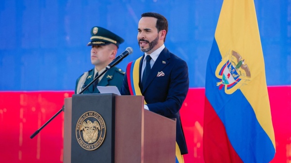 دي لا إسبرييلا يؤدي اليمين رئيسا لكولومبيا ومساعدات أميركية بمليار دولار دي لا إسبرييلا يؤدي اليمين رئيسا لكولومبيا ومساعدات أميركية بمليار دولار