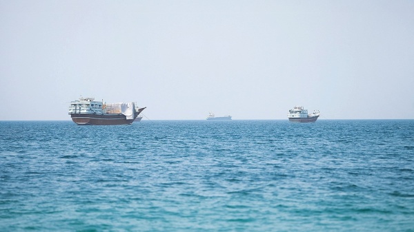 سلطنة عمان وإيران تبحثان إطارا مرحليا مقترحا لإنشاء ممر ملاحي مؤقت مشترك عبر مضيق هرمز