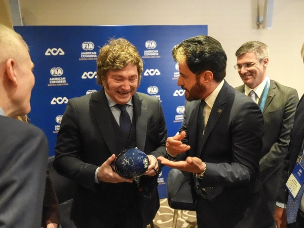 رئيس الأرجنتين و بن سلي م يناقشان مستقبل التنقل والسيارات في مؤتمر الأميركيتين