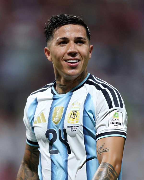 فرنانديز وألفاريز سباق سيتي وأرسنال قبل إغلاق الانتقالات فرنانديز وألفاريز سباق سيتي وأرسنال قبل إغلاق الانتقالات