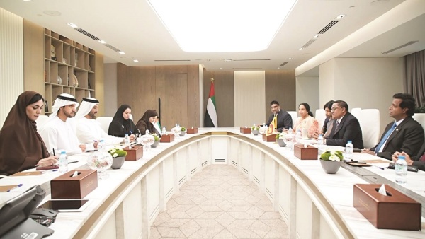 الإمارات وسريلانكا تبحثان فرص تعزيز التعاون في قطاعي السياحة والضيافة