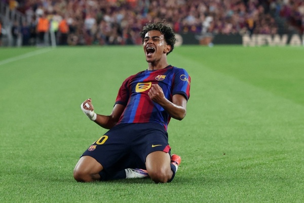 برشلونة يواصل العلامة الكاملة بـ خماسية الخفافيش