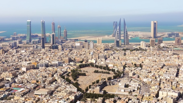 الدفاعات الجوية في البحرين تتصدى لهجمات إيرانية الدفاعات الجوية في البحرين تتصدى لهجمات إيرانية