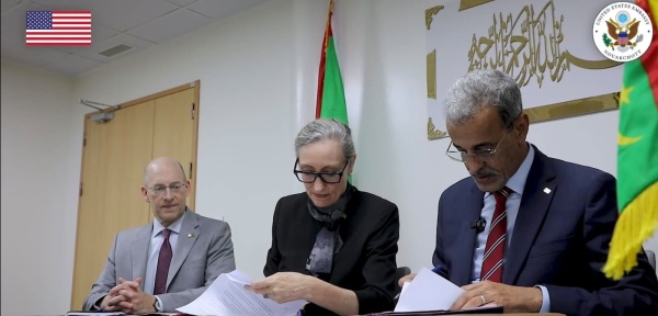السفارة الأمريكية اتفاق المعادن الحيوية يعكس التزاما بتعميق الروابط التجارية مع موريتانيا السفارة الأمريكية اتفاق المعادن الحيوية يعكس التزاما بتعميق الروابط التجارية مع موريتانيا
