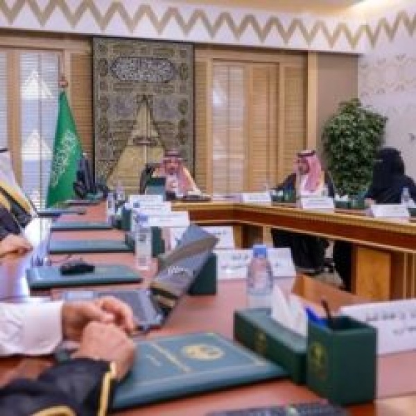 أمير القصيم يرأس الاجتماع الأول لسكرتارية مسارات رياضة الهايكنج بالمنطقة أمير القصيم يرأس الاجتماع الأول لسكرتارية مسارات رياضة الهايكنج بالمنطقة