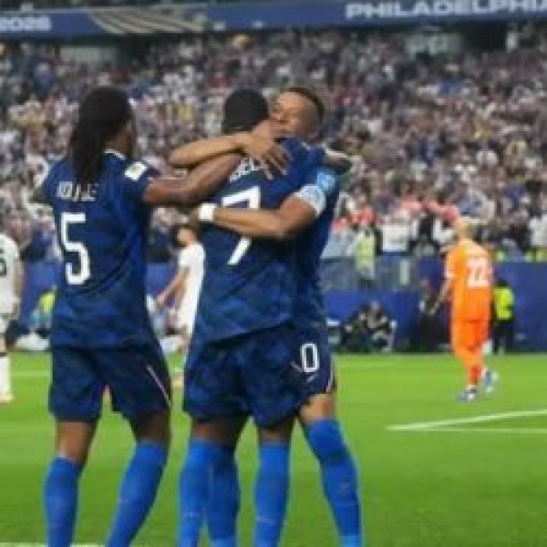 فرنسا تتغلب على العراق وتتأهل لدور الـ 32 في مونديال العالم 2026 فرنسا تتغلب على العراق وتتأهل لدور الـ 32 في مونديال العالم 2026
