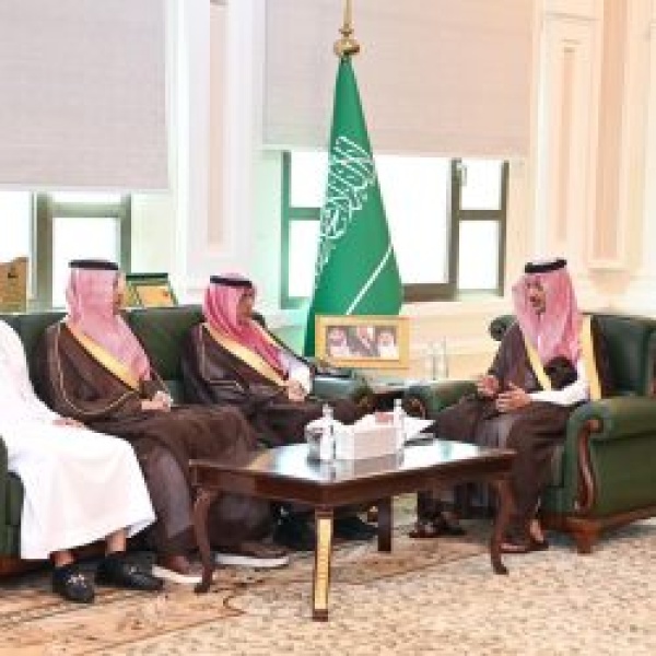 وكيل إمارة جازان يلتقي أعضاء مجلس إدارة جائزة جازان للتميز ويط لع على أعمال اللجنة التنفيذية وكيل إمارة جازان يلتقي أعضاء مجلس إدارة جائزة جازان للتميز ويط لع على أعمال اللجنة التنفيذية