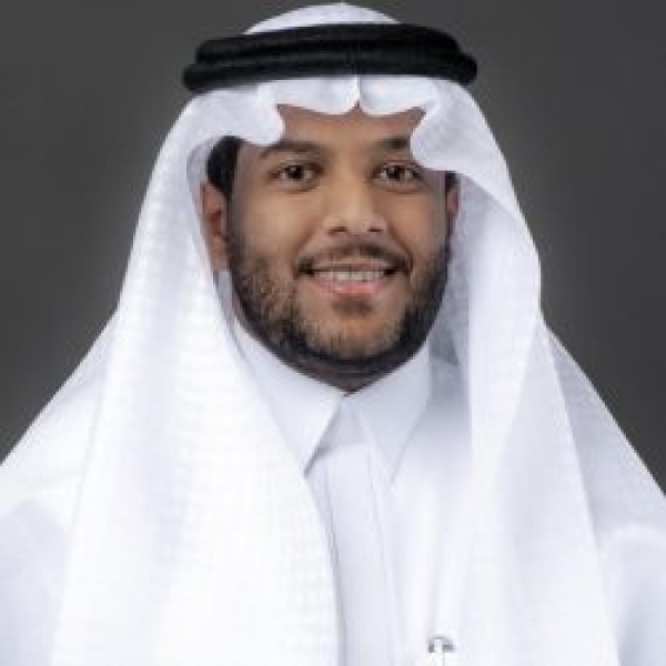 آل طليع يحصل على درجة الماجستير من جامعة الملك خالد آل طليع يحصل على درجة الماجستير من جامعة الملك خالد