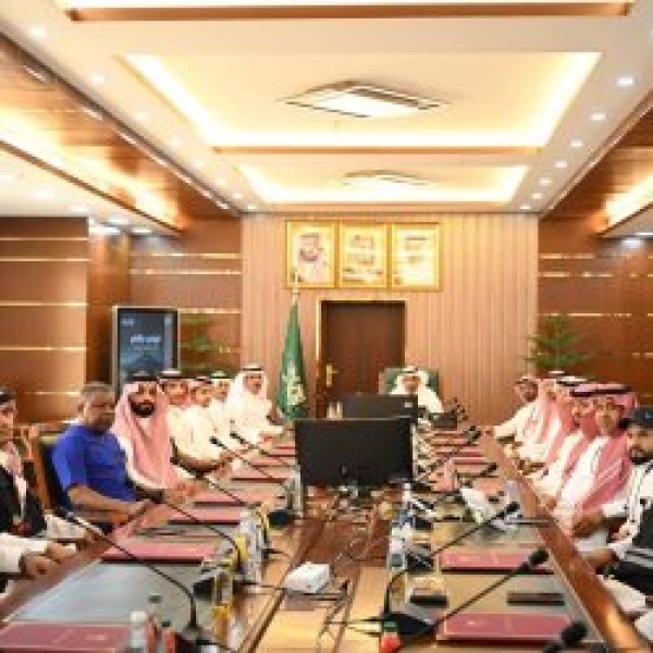 أمانة نجران تستعرض تجربتها في معالجة ظاهرة الكلاب الضالة