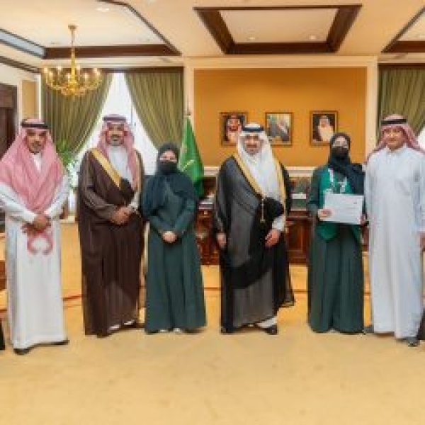 نائب أمير منطقة تبوك يستقبل الطالبات الفائزات بمعرض آيسف 2026 نائب أمير منطقة تبوك يستقبل الطالبات الفائزات بمعرض آيسف 2026