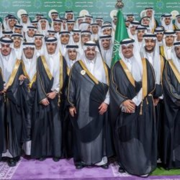 نائب أمير تبوك يشهد حفل تكريم طلاب وطالبات مدارس الملك عبدالعزيز النموذجية بالمنطقة