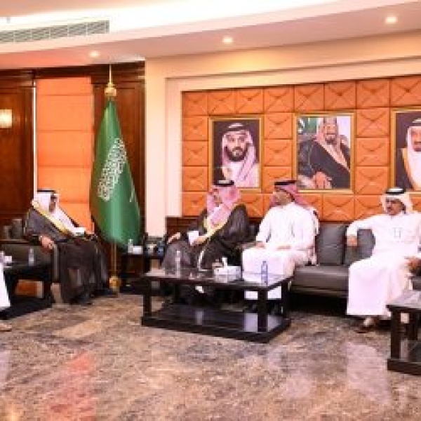 أمين نجران يلتقي رئيس هيئة الغذاء والدواء لتعزيز السلامة الغذائية أمين نجران يلتقي رئيس هيئة الغذاء والدواء لتعزيز السلامة الغذائية