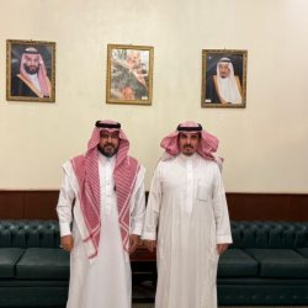 محافظ وادي الدواسر يستقبل رئيس البلدية المكلف ويؤكد أهمية تعزيز جودة الخدمات والتنمية الحضرية محافظ وادي الدواسر يستقبل رئيس البلدية المكلف ويؤكد أهمية تعزيز جودة الخدمات والتنمية الحضرية