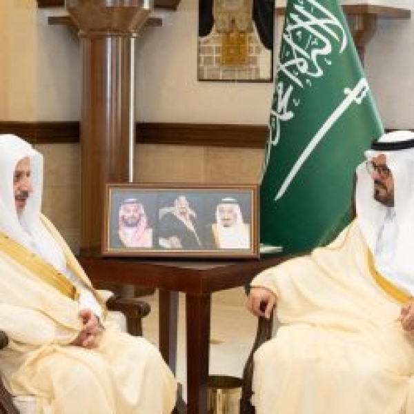 نائب أمير منطقة مكة يدشن الحملة الوطنية الولاء والانتماء نائب أمير منطقة مكة يدشن الحملة الوطنية الولاء والانتماء
